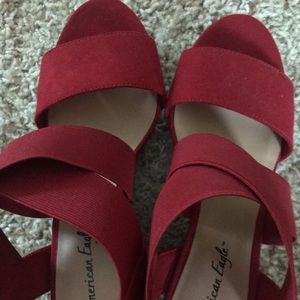American Eagle Red wedges